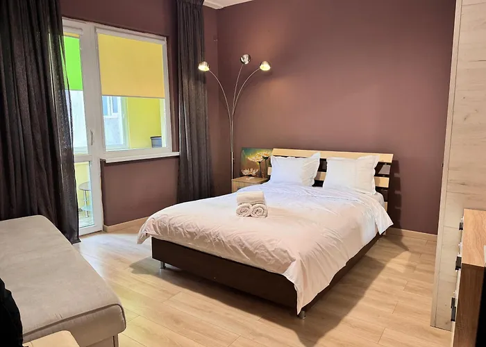 Cozy Steps From Everything! דירה וארנה