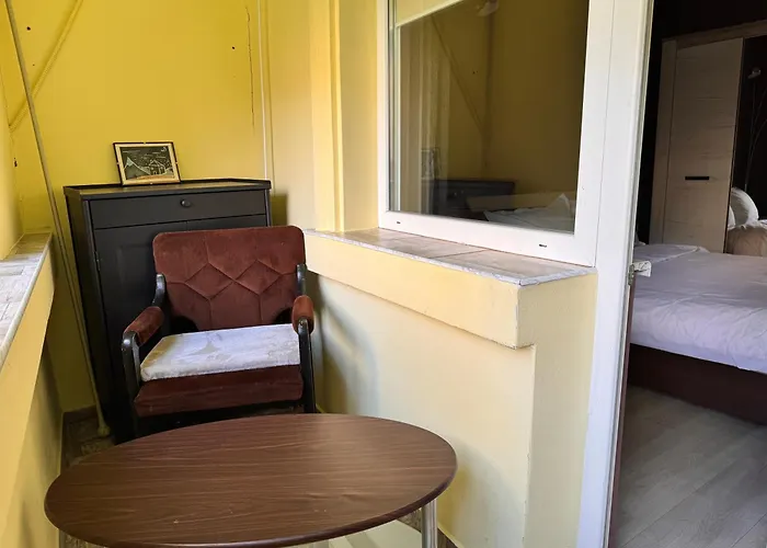 Cozy Steps From Everything! וארנה