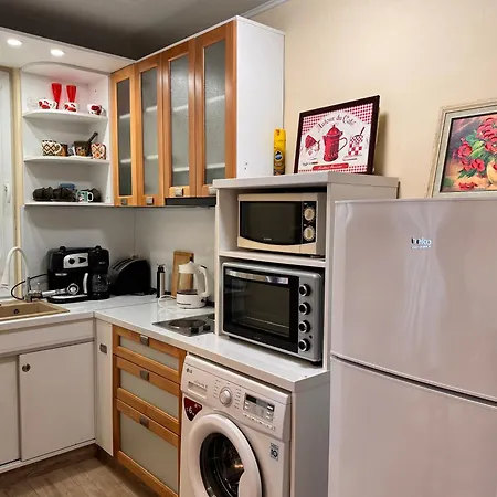 Cozy Steps From Everything! *