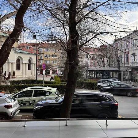 Cozy Steps From Everything! Apartment *